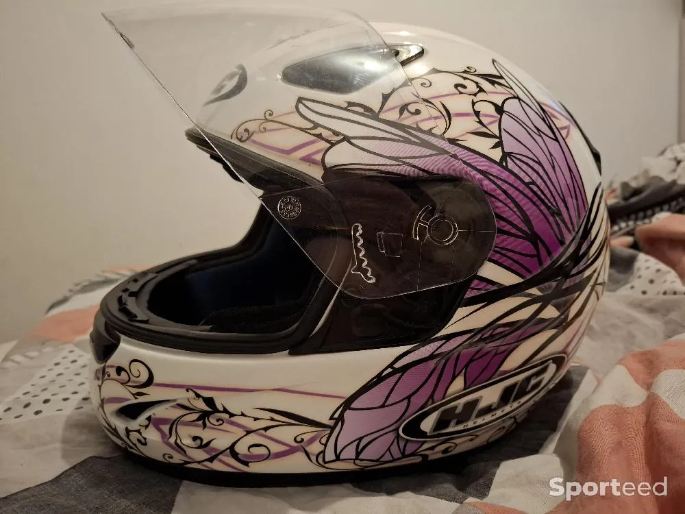 Casque hjc Taille L neuf Ajouté le : 04/06/2024