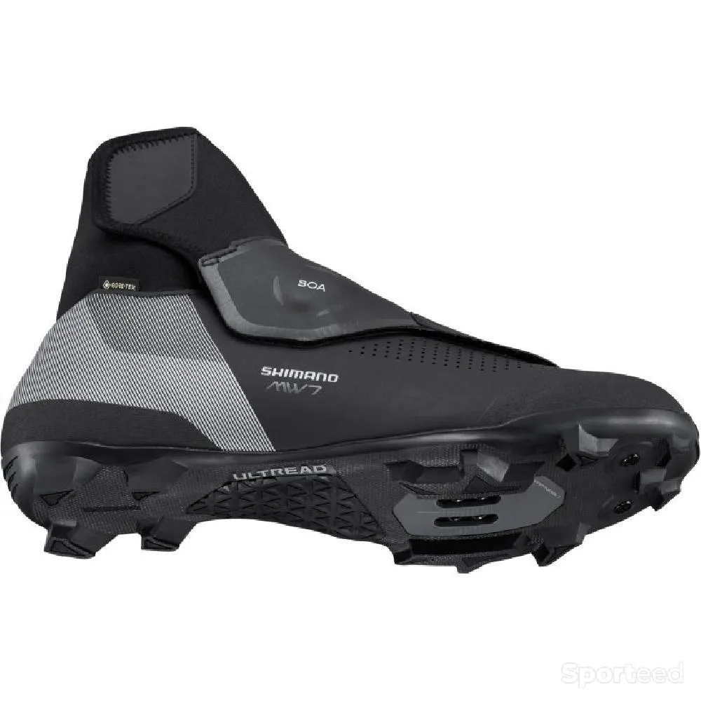 Chaussures de VTT d'hiver  neuf Ajouté le : 04/02/2023