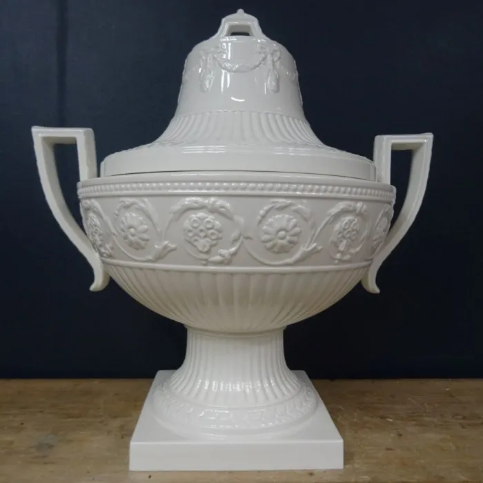 Immense potiche VILLEROY & BOCH 250e anniversaire Édition limitée - Le palais des bricoles