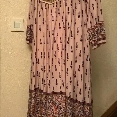 Robe imprimée en coton et dentelle