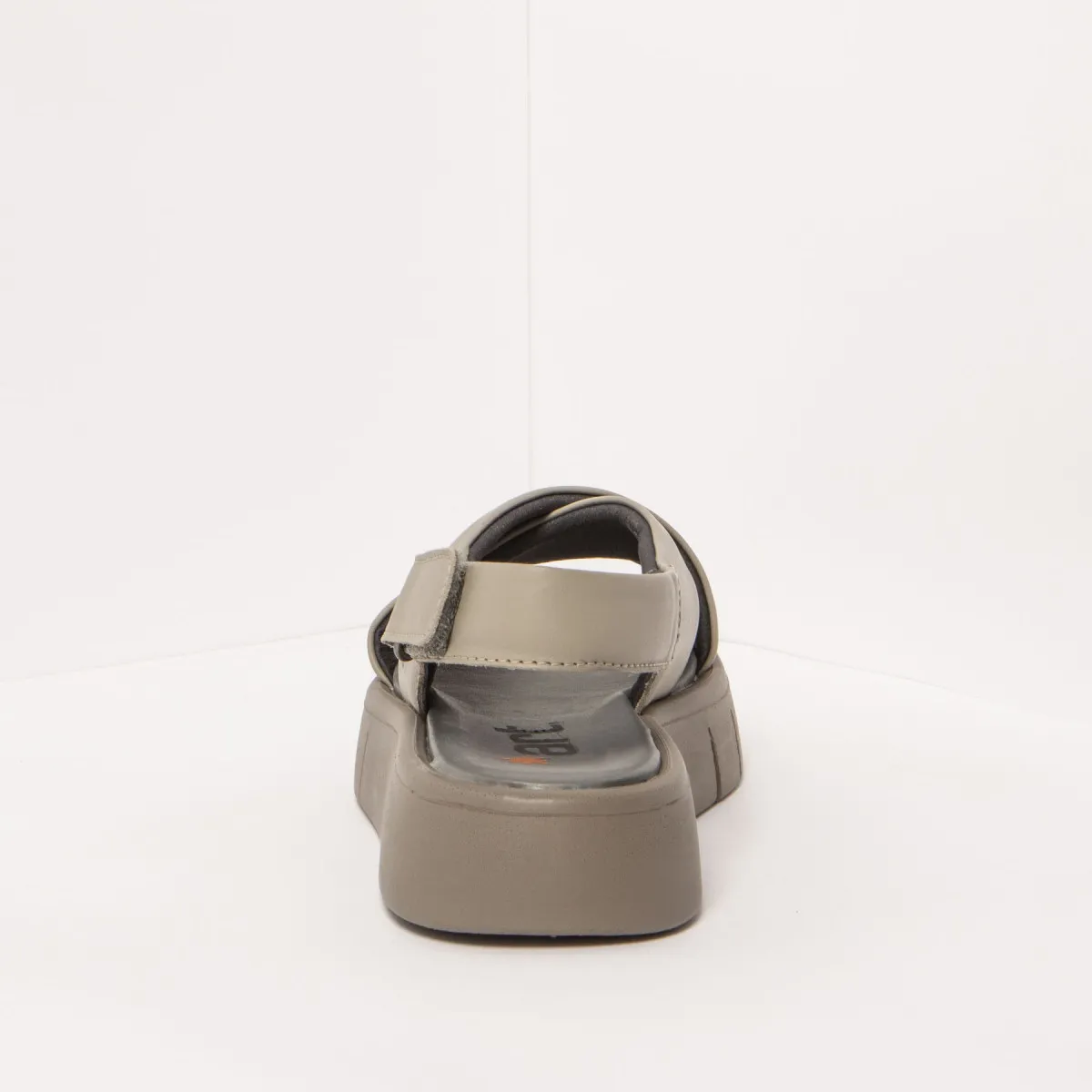 Sandales en cuir plateforme à brides entrecroisées - Taupe