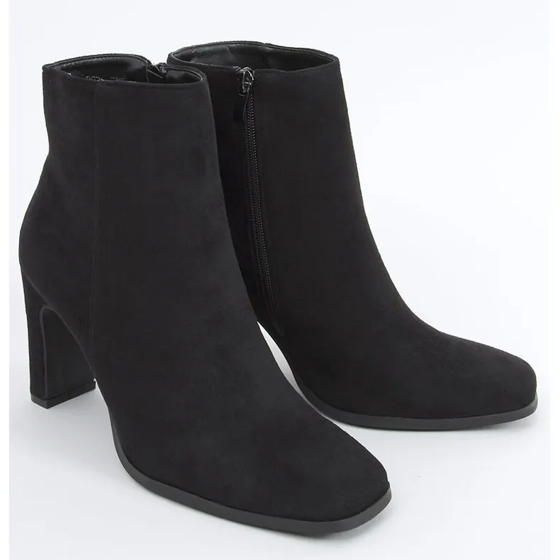Talons hauts en daim noir Madison le noir