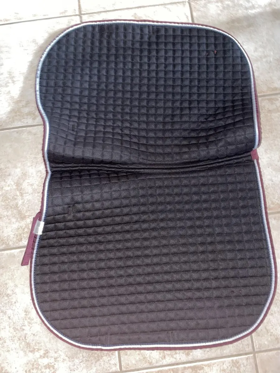 Tapis mixte taille cheval Bordeaux marque Kramer